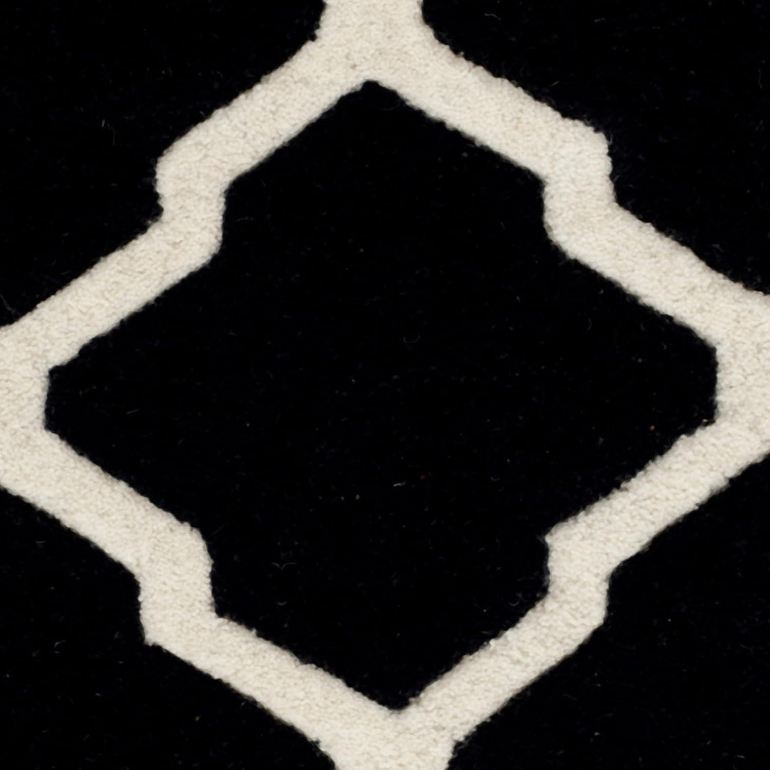 Chatham CHT735 Hand Tufted Accent Rug Black / Ivory 2' X 3' - Safavieh.