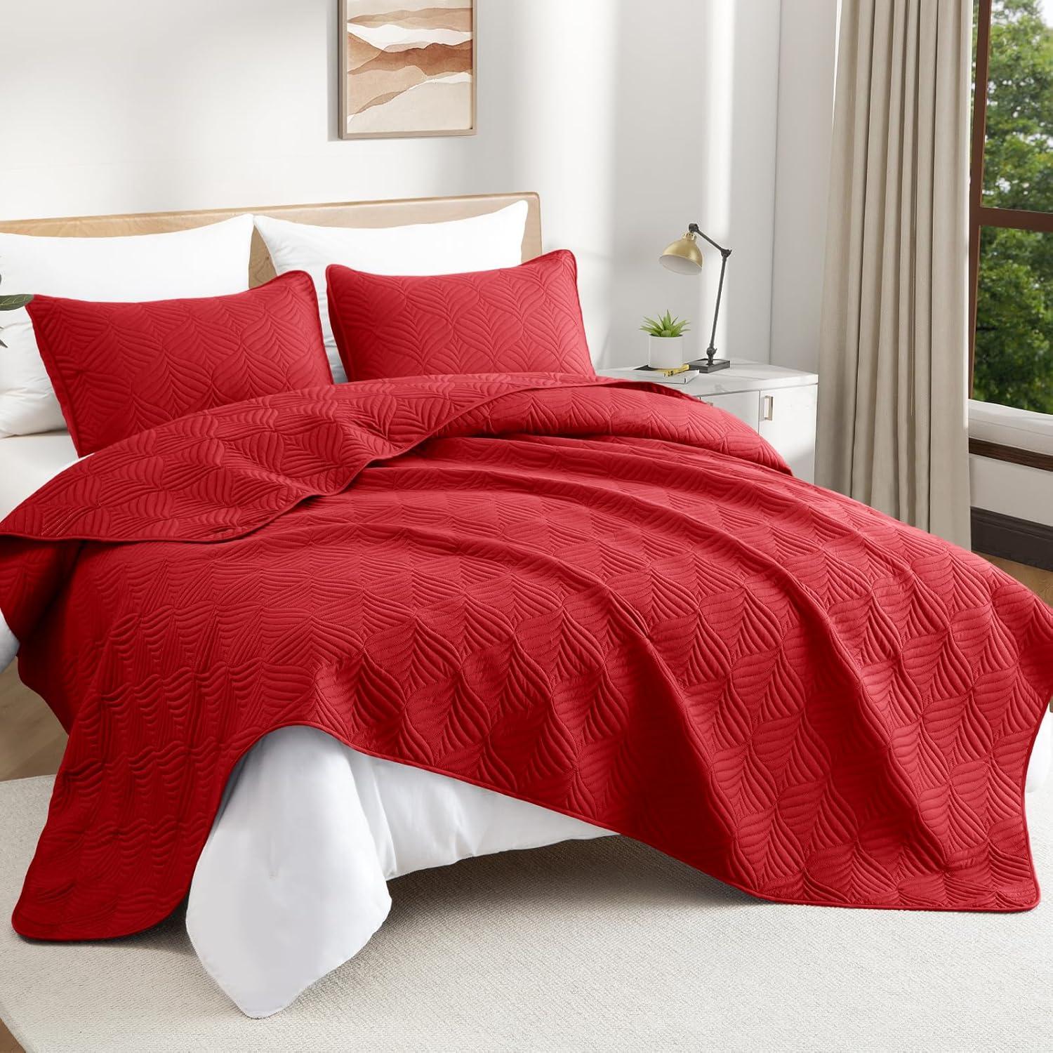 Whale Flotilla Microfiber Queen Size (96x90 inches) Quilt Set Lightweight Ultrasonic Quilted Bedspreads Coverlets Set with Classic Pattern, Red, 3 Piece (1 Quilt, 2 Pillow Shams)
