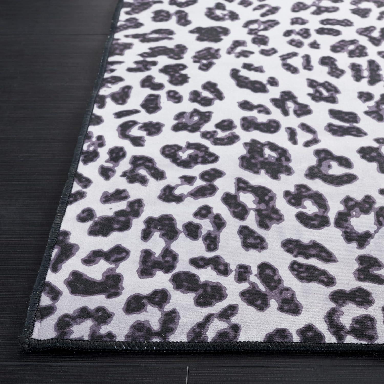 Faux Hide FAH505 Power Loomed Machine Washable Indoor Area Rug - Ivory/Black - 5'x8' - Safavieh