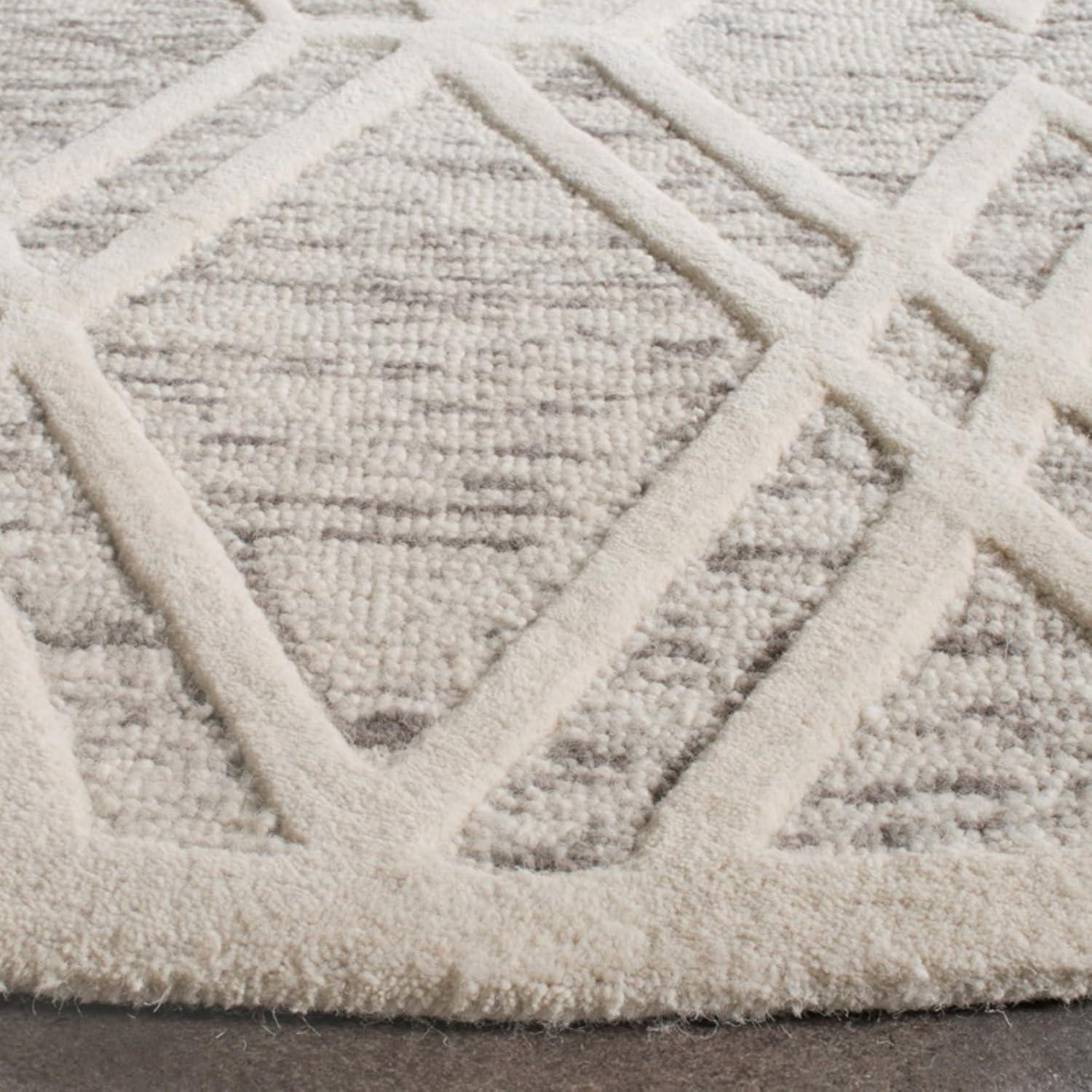 Cambridge CAM729 Hand Tufted Area Rug  - Safavieh