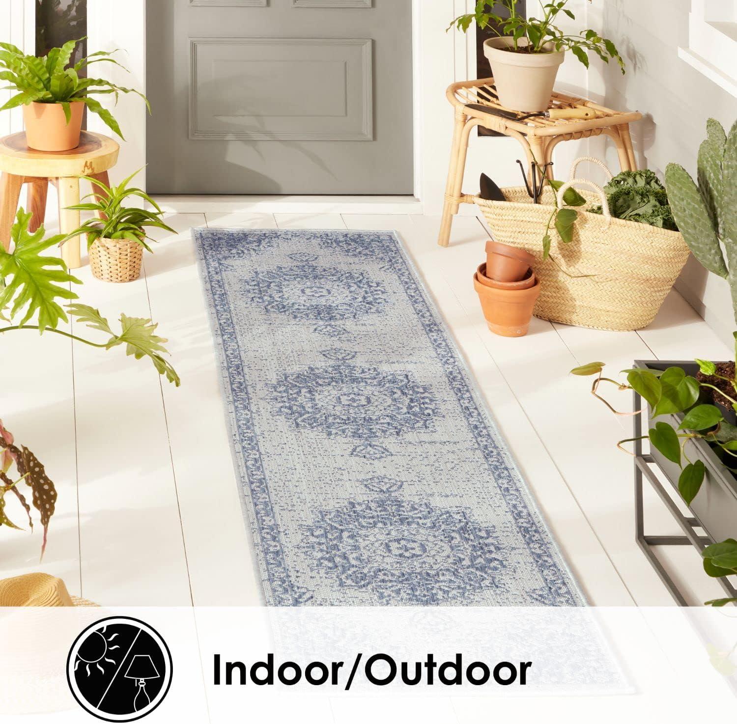 Nicole Miller Medallion Oriental Blue/Gray Indoor/Outdoor Runner