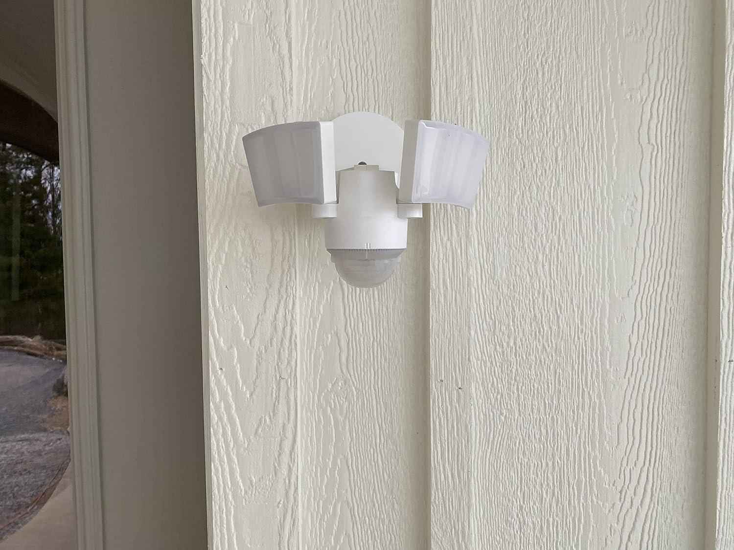 IQ America LED Outdoor Security Accent with Motion Sensor