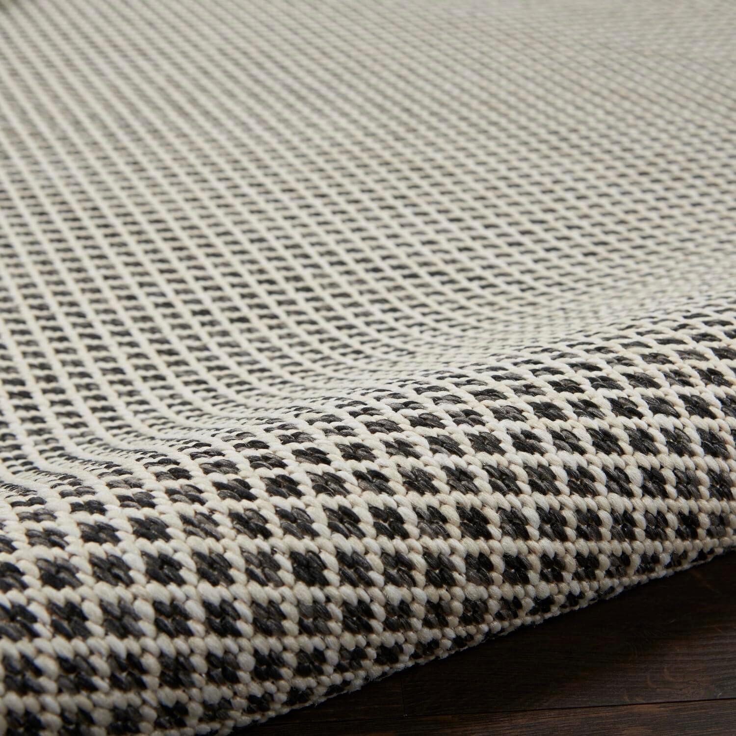 Nourison Courtyard 9' x 12' Ivory Charcoal All-over design Indoor/Outdoor Rug