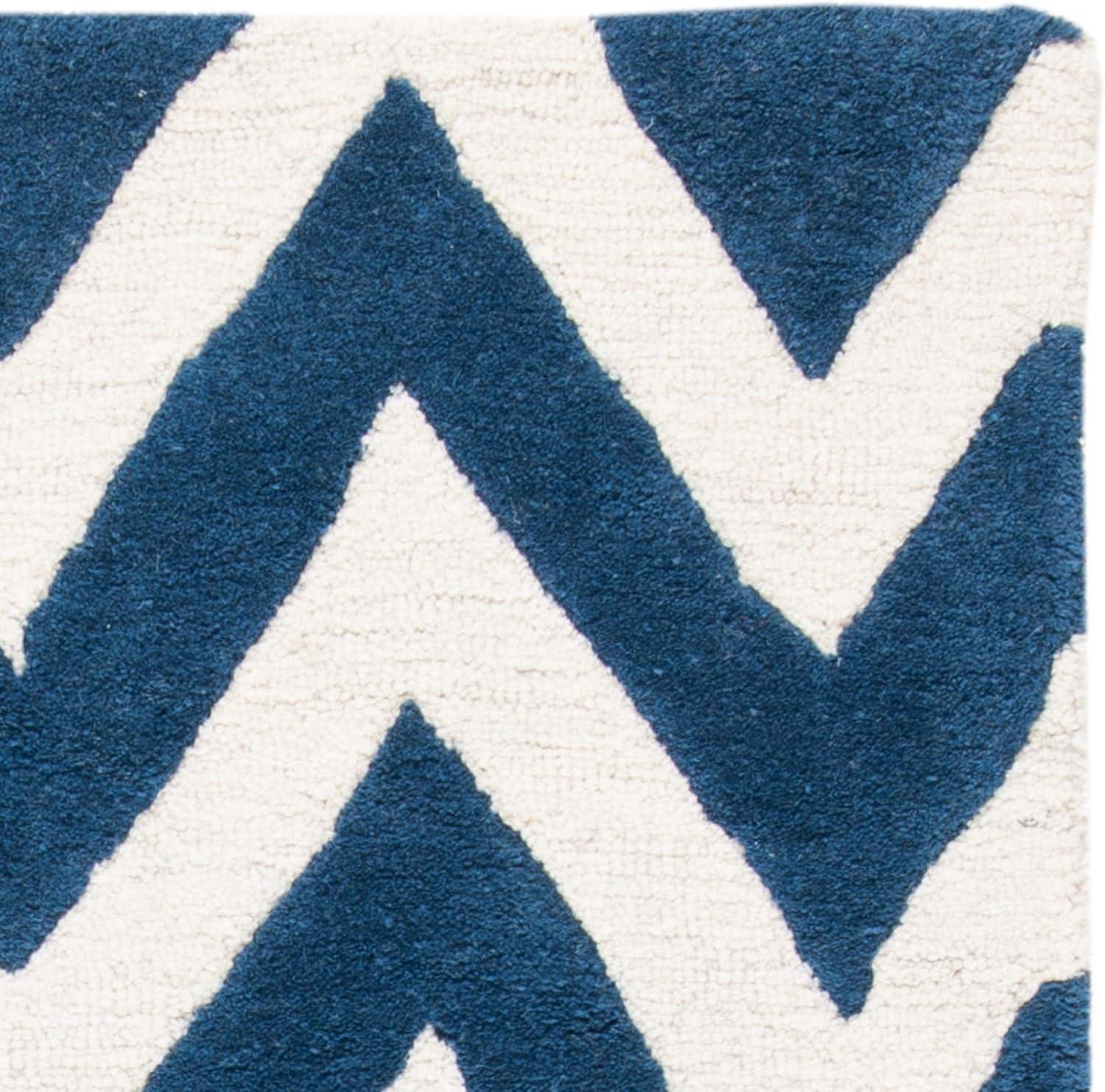 SAFAVIEH Cambridge Kaitlyn Zig Zag Stripes Wool Area Rug, Navy/Ivory, 2' x 3'