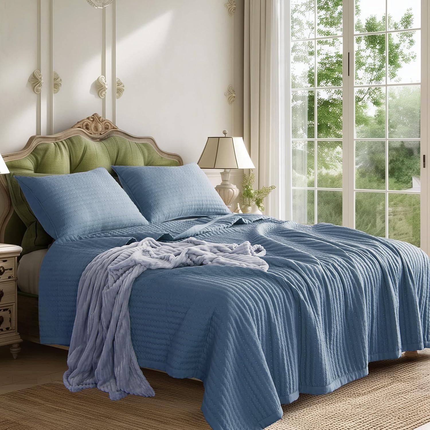 Silver Lake Blue Twin Reversible Microfiber Quilt Set