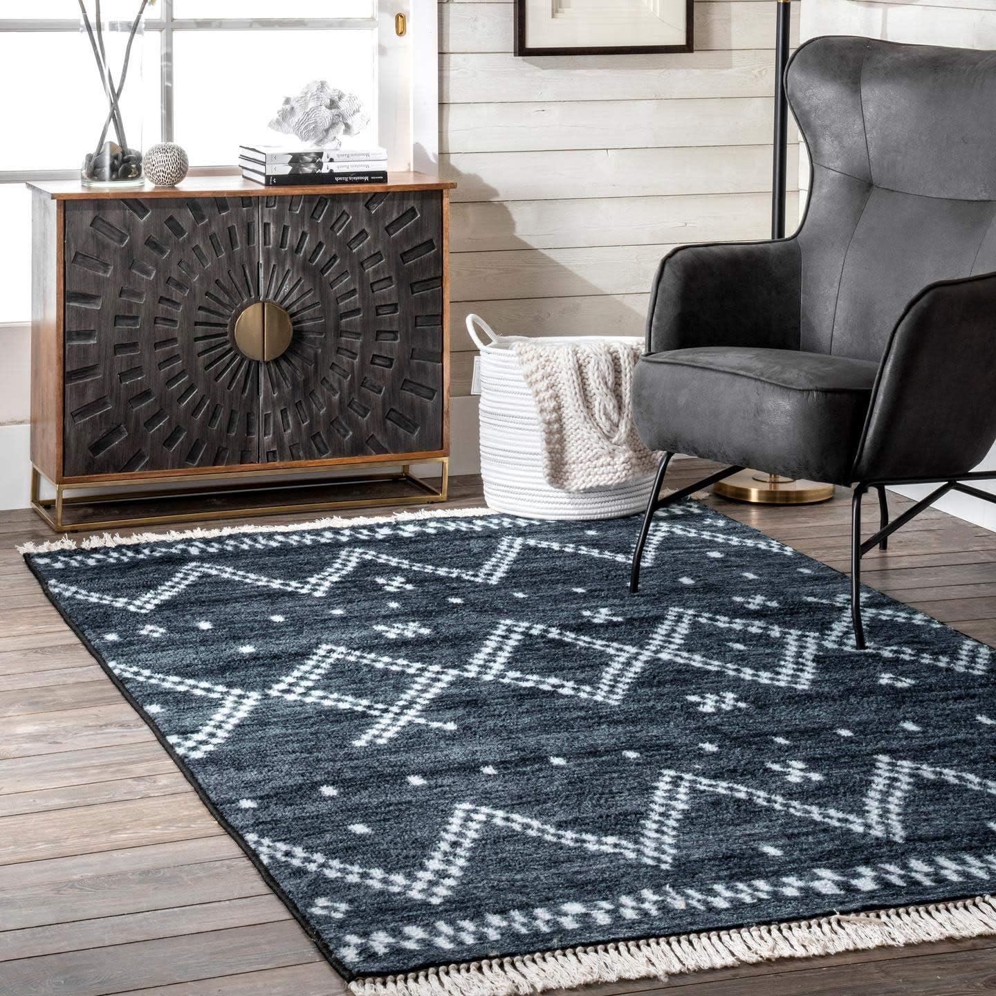 Majestic Navy Chevron 5' x 8' Synthetic Area Rug with Tassels