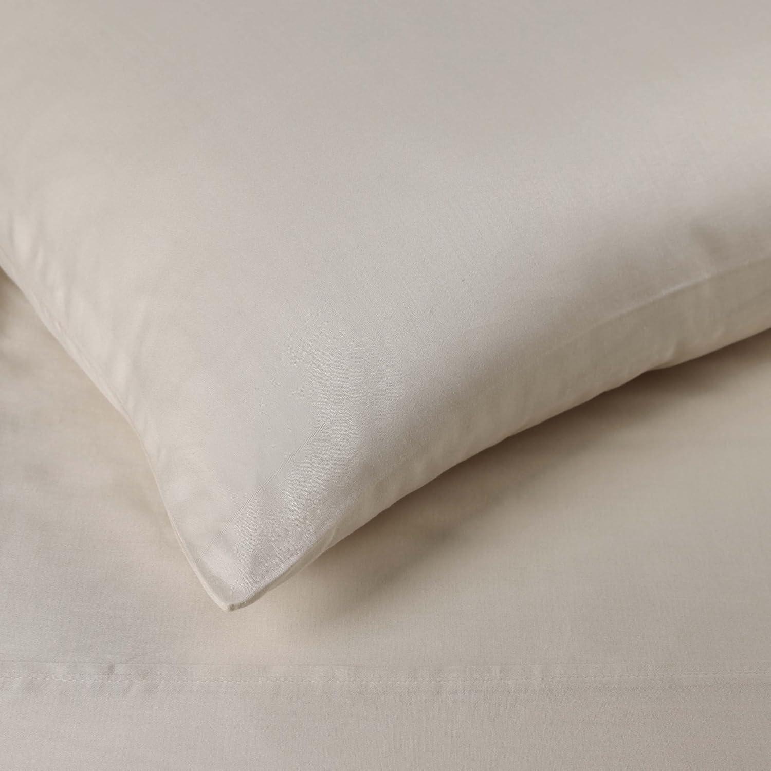 Superior Egyptian Cotton 300 Thread Count Solid Pillowcases (Set of 2)