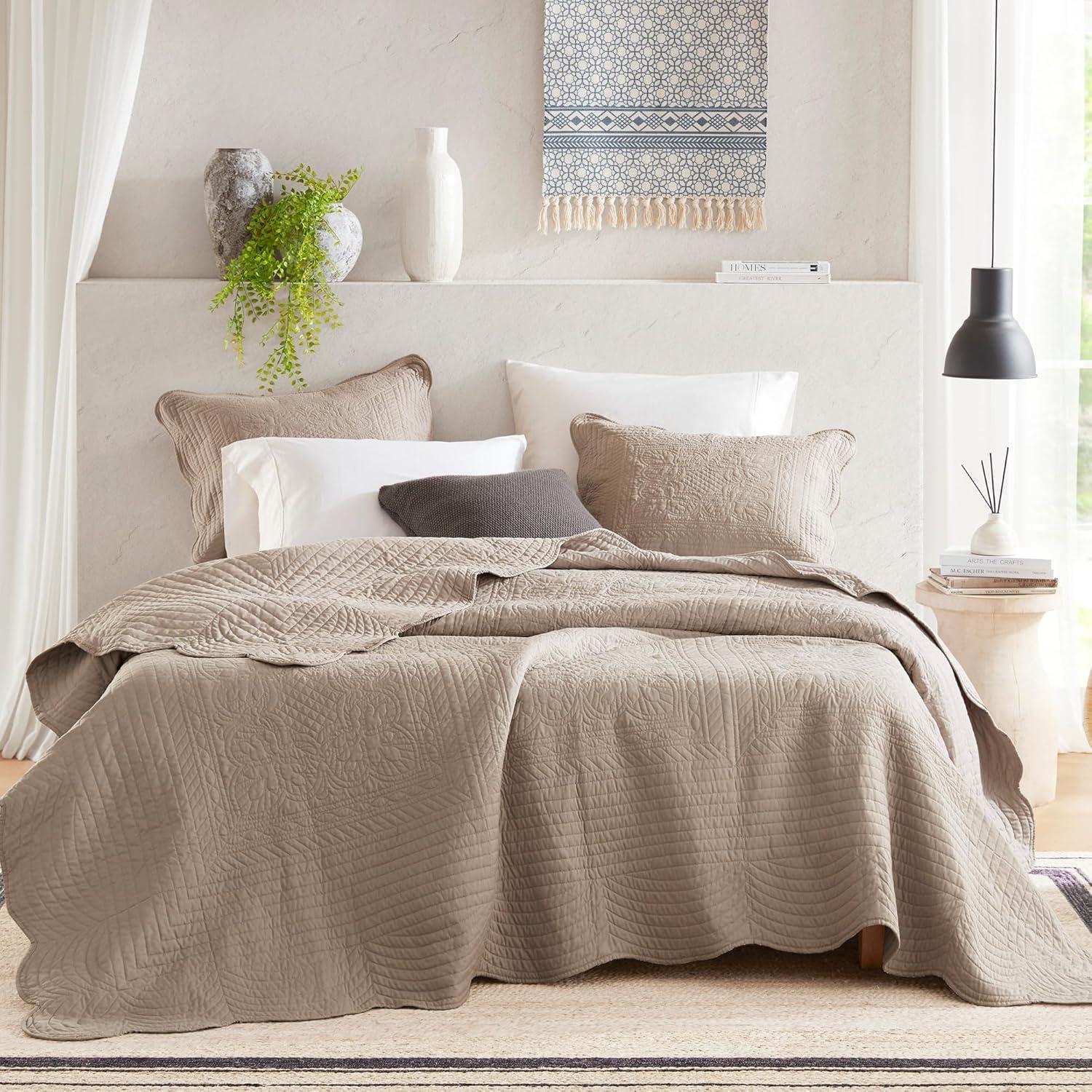 Madison Park Tuscany Scalloped Edge Quilt Set