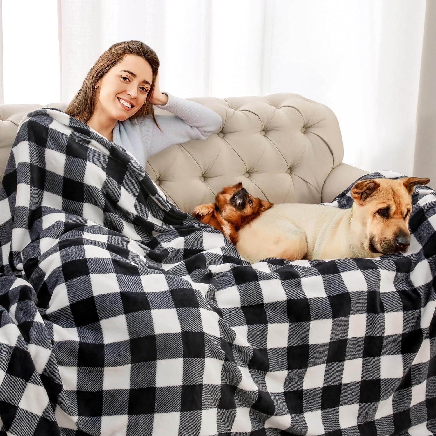 Black and White Buffalo Plaid Fleece Throw Blanket