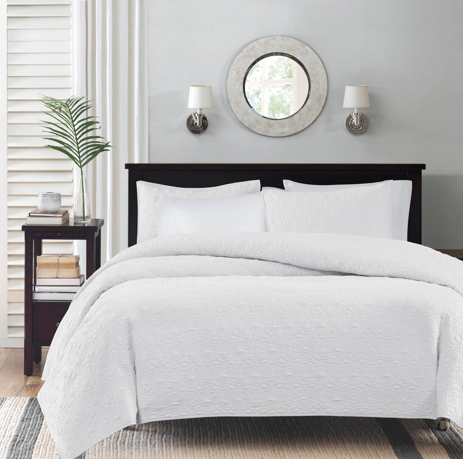 Quebec Reversible Quilt Set