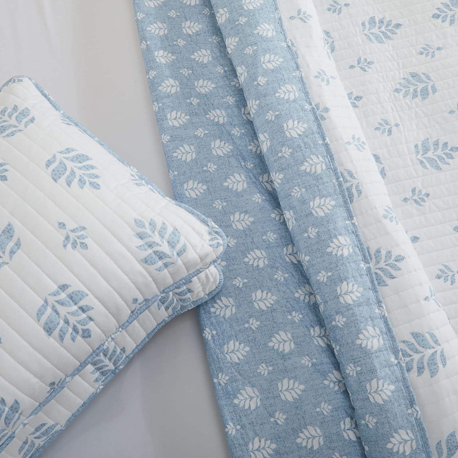 Great Bay Home Intricate French Floral Design Reversible Reversible Quilt Set With Shams  (Twin, Colette - Blue)