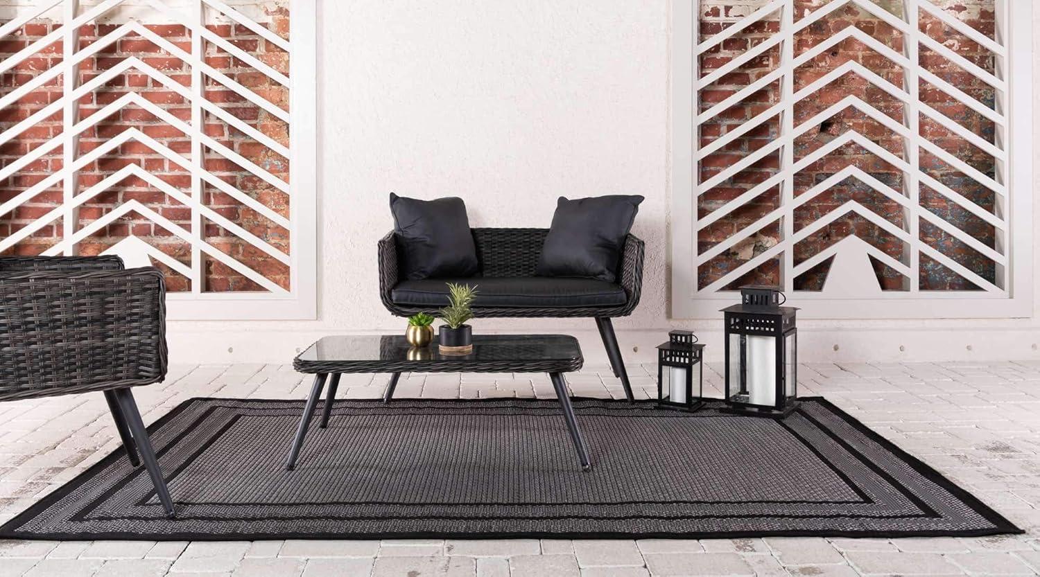 Unique Loom Multi Border Outdoor 5 x 8 (ft) Loomed Polypropylene Gray/Black Rectangular Indoor/Outdoor Geometric Area rug