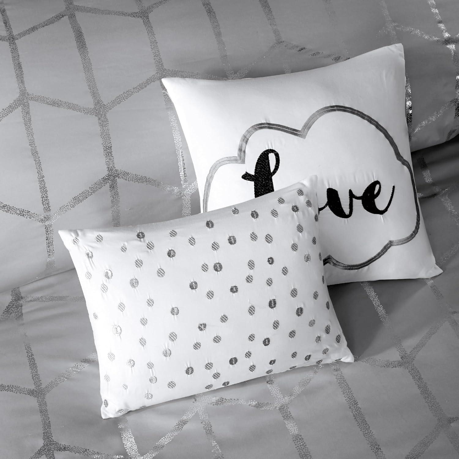 Intelligent Design Raina Metallic Printed Comforter Set