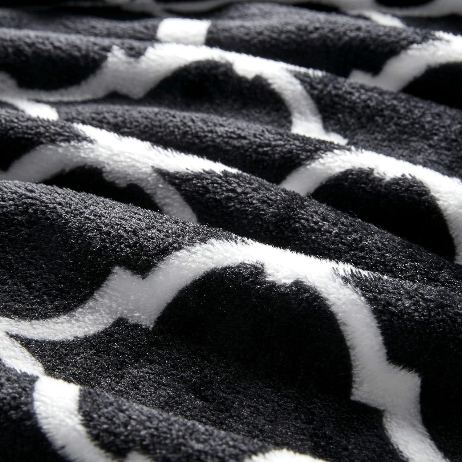 Black and White Ogee Plush Oversized Throw Blanket