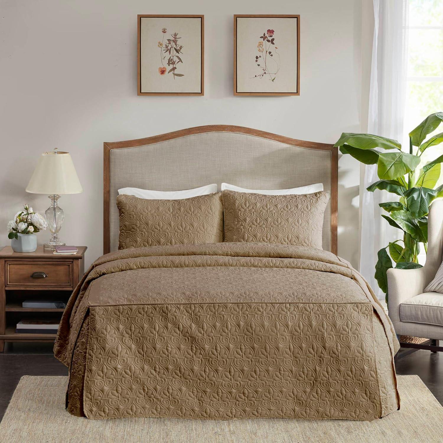 Madison Park Quebec 3 Piece Split Corner Pleated Quilted Bedspread