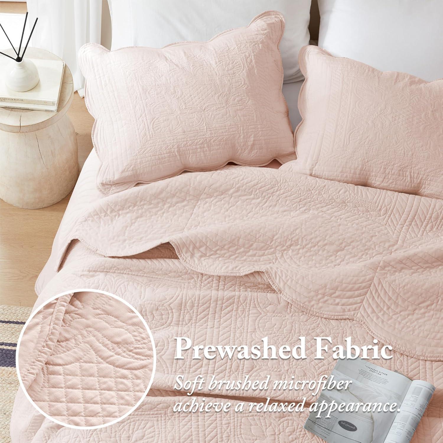 Tuscany Scalloped Edge Quilt Set