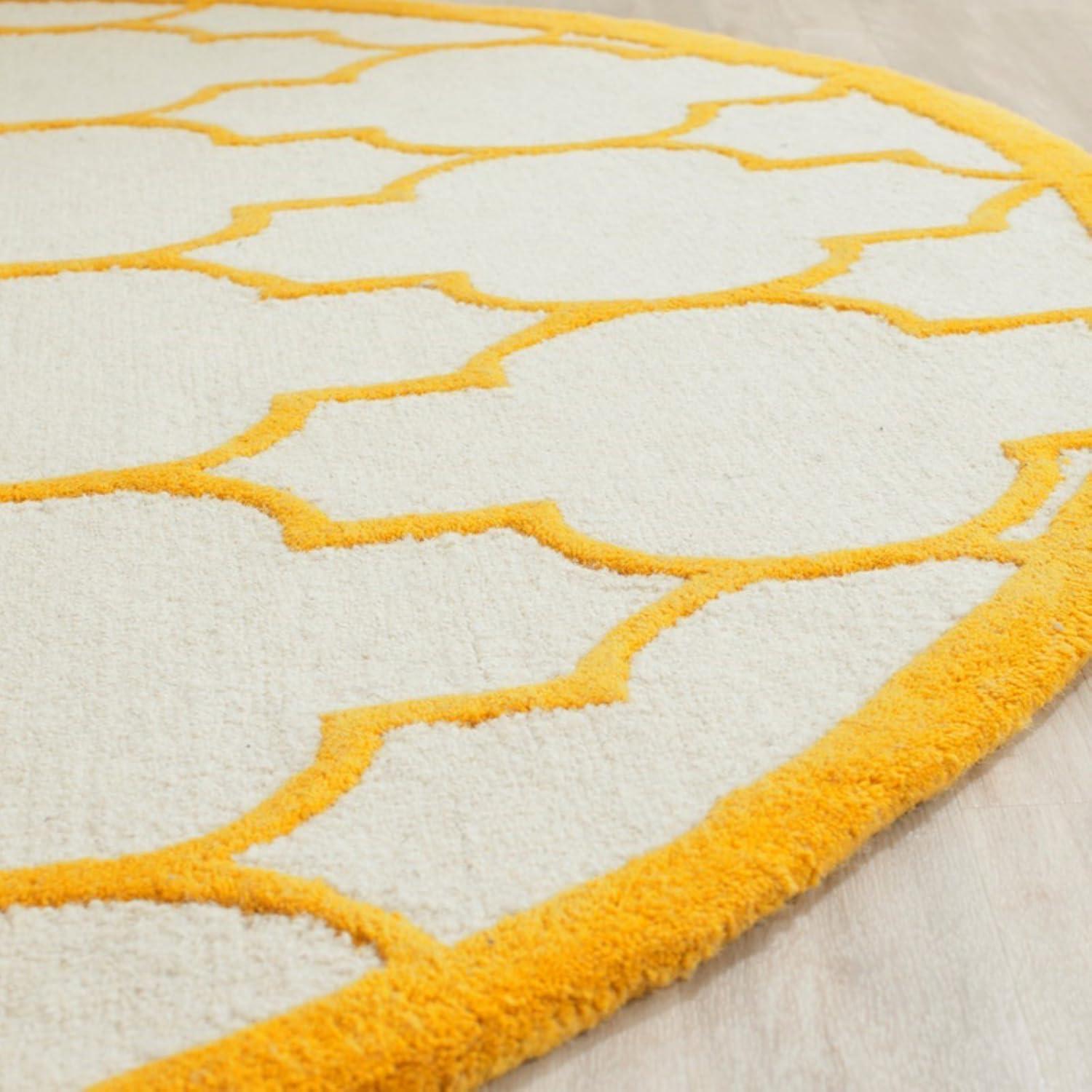 Cambridge CAM134 Tufted Indoor Area Rug - Lavander/Ivory - 5'x8' - Safavieh