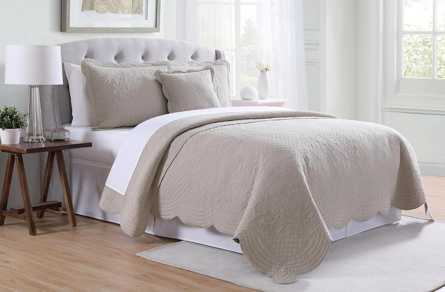 French Tile Scalloped Quilt Set Cotton Standard Quilt Set