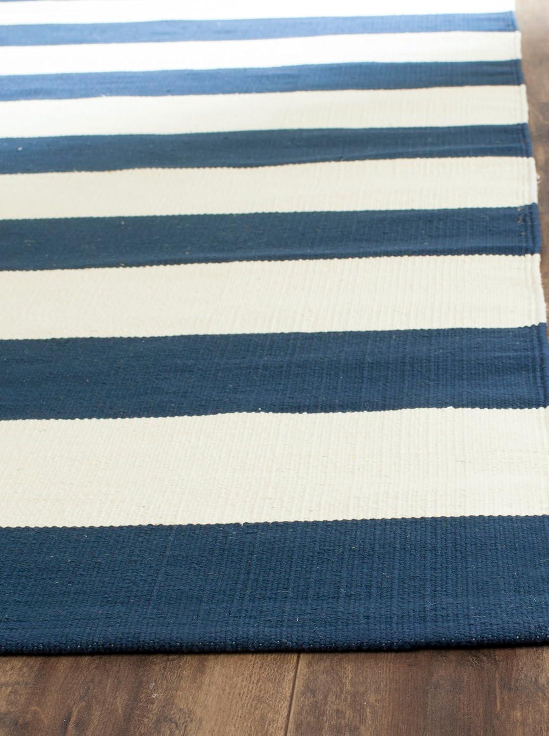 Montauk MTK712 Hand Woven Indoor Area Rug - Navy/Ivory - 5'x8' - Safavieh