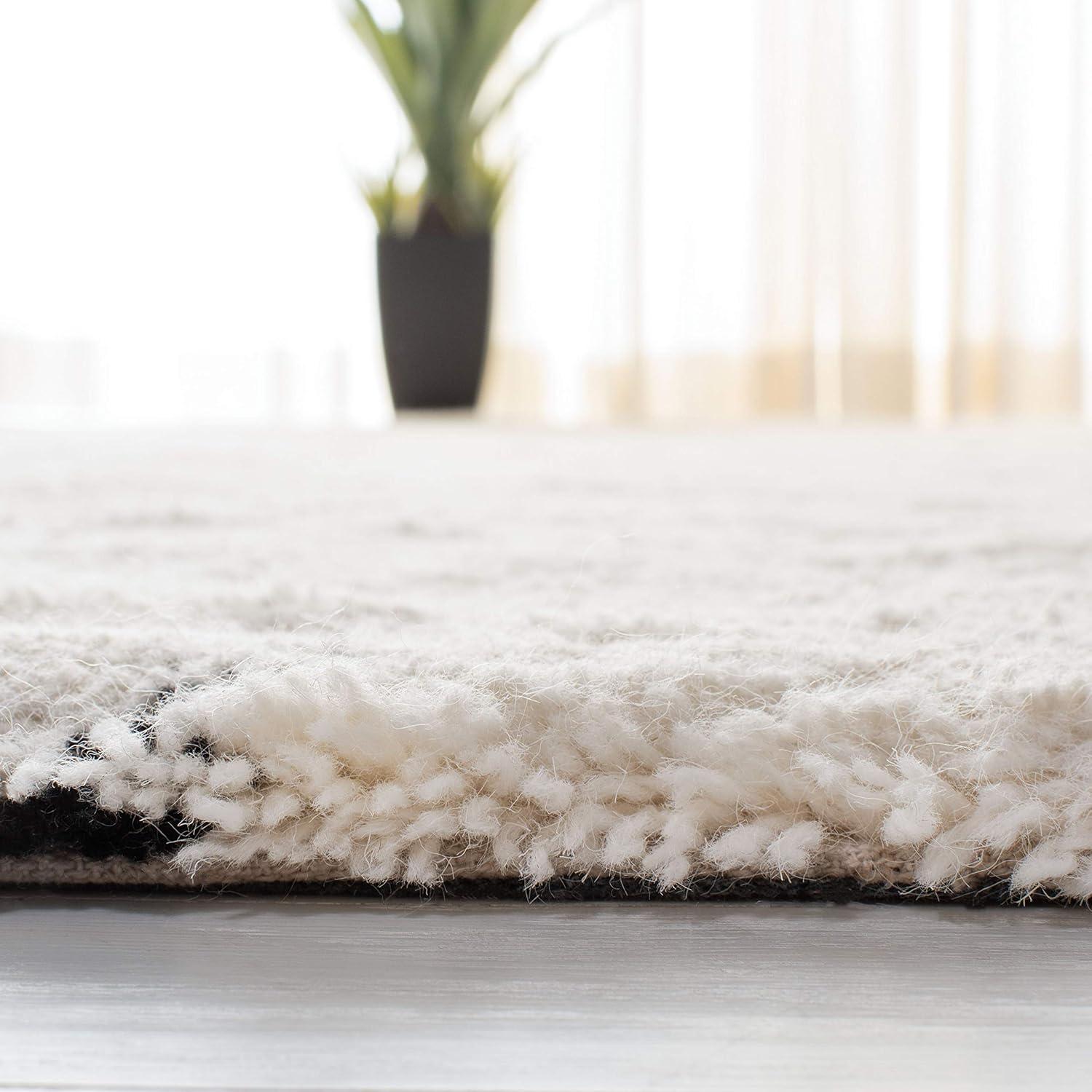 Casablanca CSB914 Hand Tufted Area Rug - Ivory/Black - 4'x6' - Safavieh.