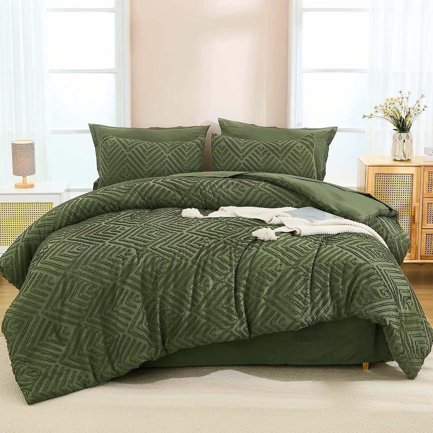 Comforters Queen Size Set with Sheets Dark Emerald Green - 7 Pieces Bed in a Bag Queen Chevron Tufted Complete Beddding Sets with Comforter, Sheets, Pillowcases & Shams