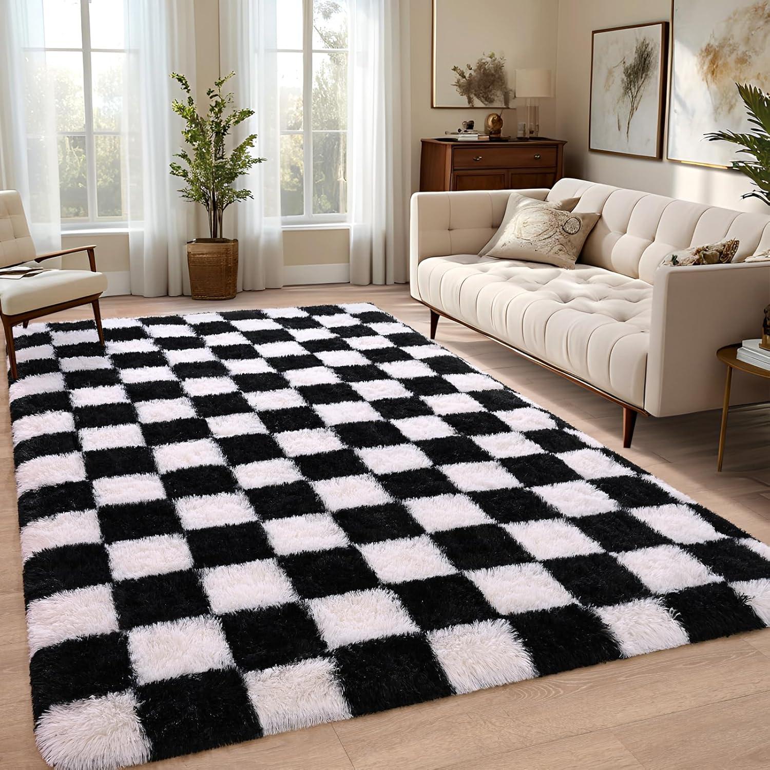 Corrigan Studio® Haylee Super Lightweight Plastic Straw Rug Checkered Black/White Outdoor Area Rug
