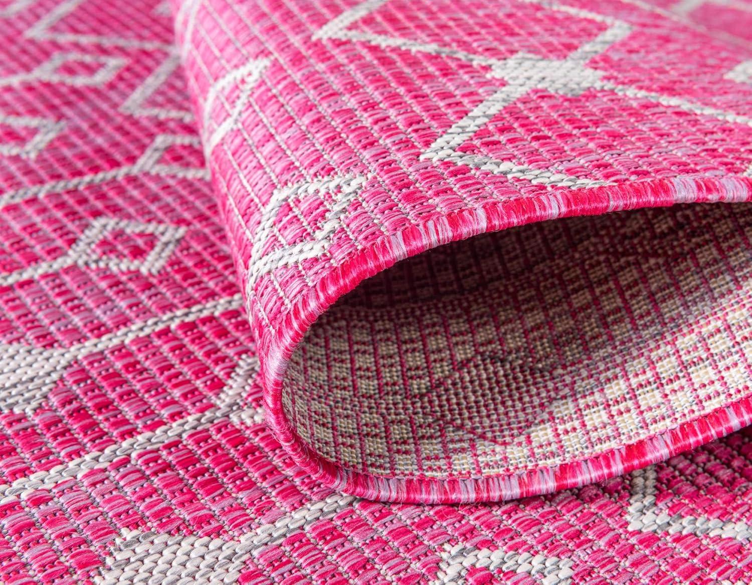 Unique Loom 5' 1 x 8' 0 Rectangle Indoor/Outdoor Trellis Fuschia Area Rug