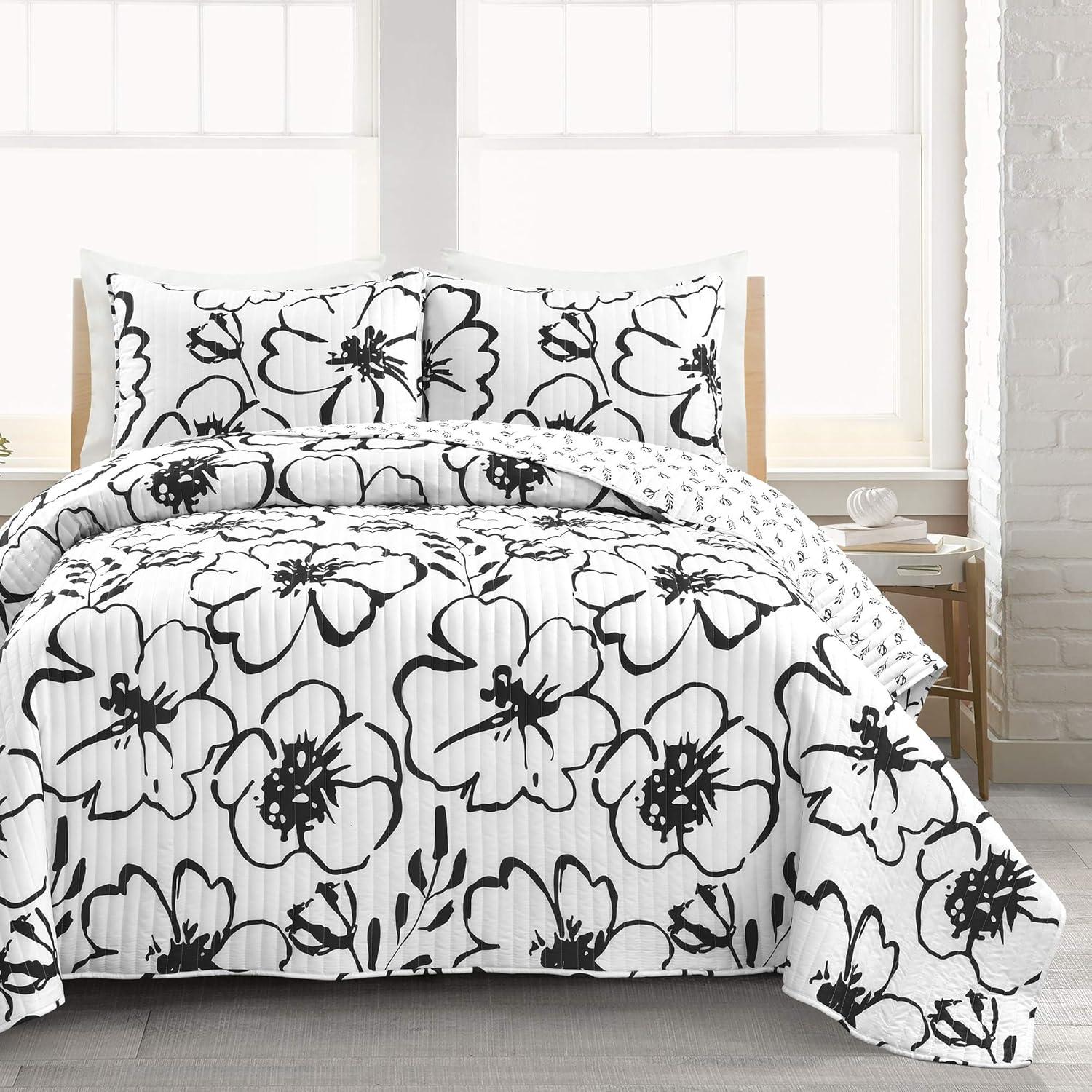 King Black and White Reversible Microfiber Quilt Set