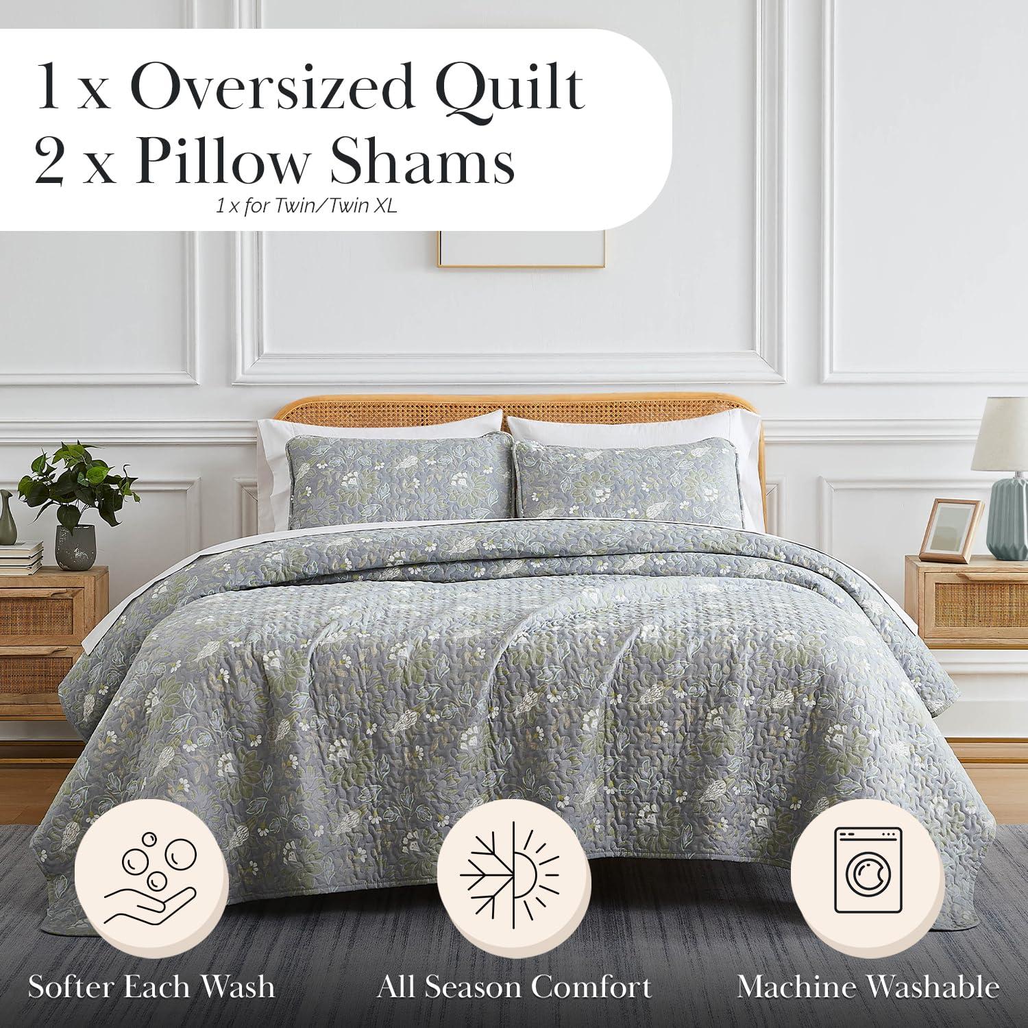Southshore Fine Living Oversized Lightweight Infinite Blossom 3-Piece Quilt Set Blue Full / Queen