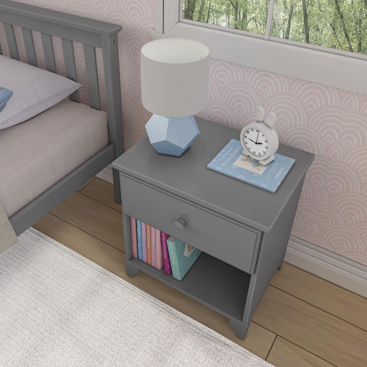 Max & Lily Classic Wood Nightstand with 1 Drawer, Kids Bedside Table/End Table, Small Nightstand for Bedroom, Grey