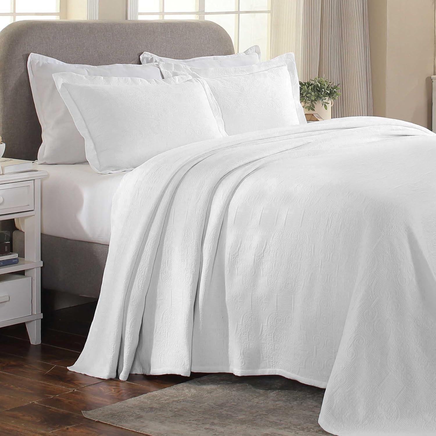 Superior 3-Piece Florin Cotton Matelasse White Bedspread Set, Full