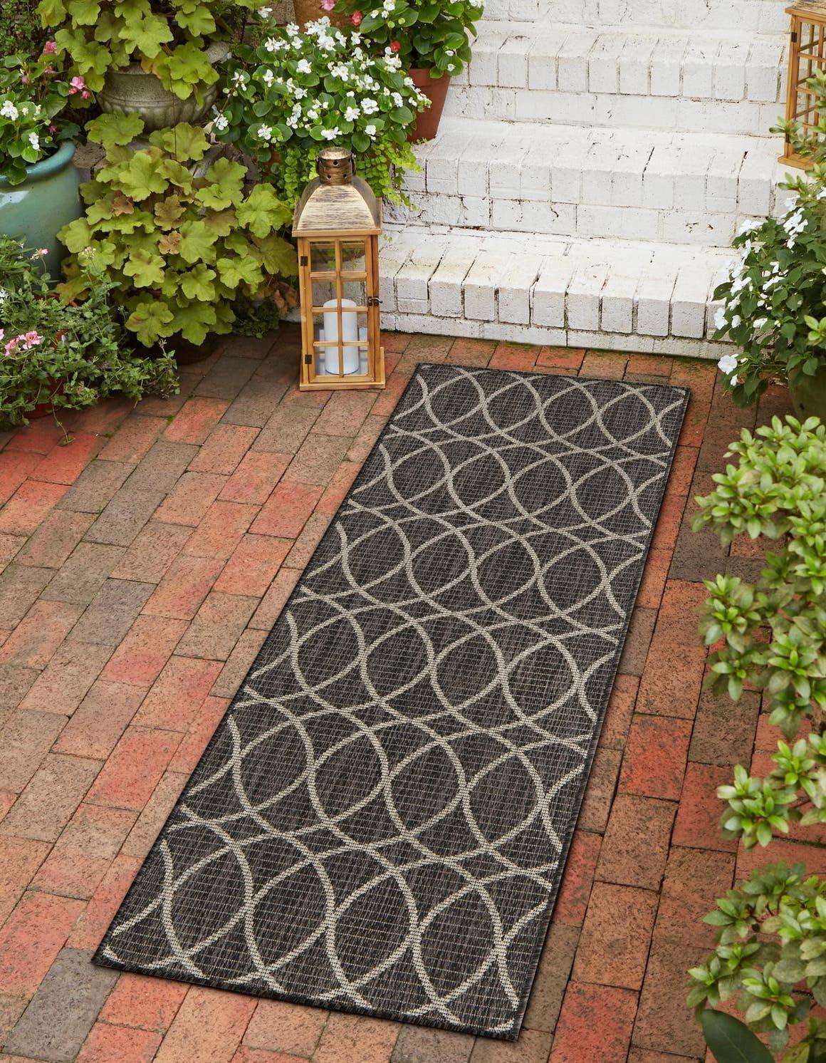 Charcoal Gray Trellis Pattern Outdoor Runner Rug