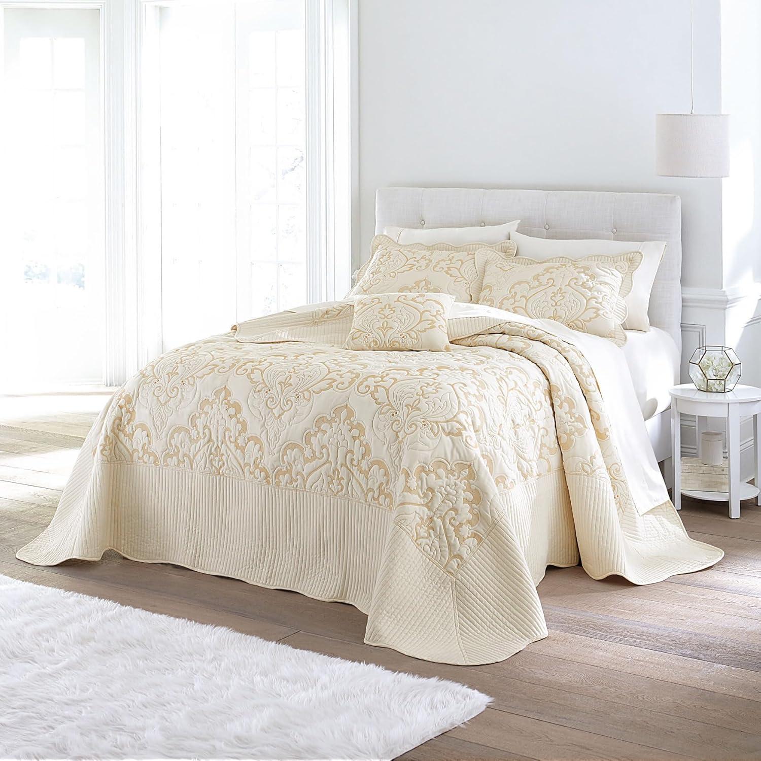 Amelia Ivory Twin Quilted Damask Bedspread