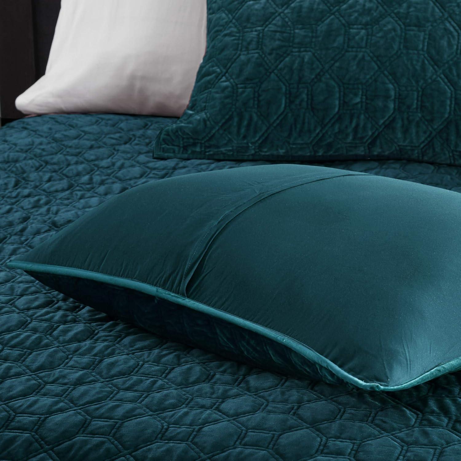 Madison Park Harper 3 Piece Velvet Quilt Set
