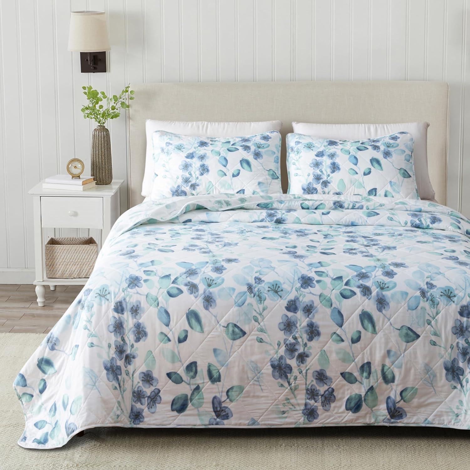Great Bay Home Floral Reversible Reversible Quilt Set With Shams  (King, Miranda)