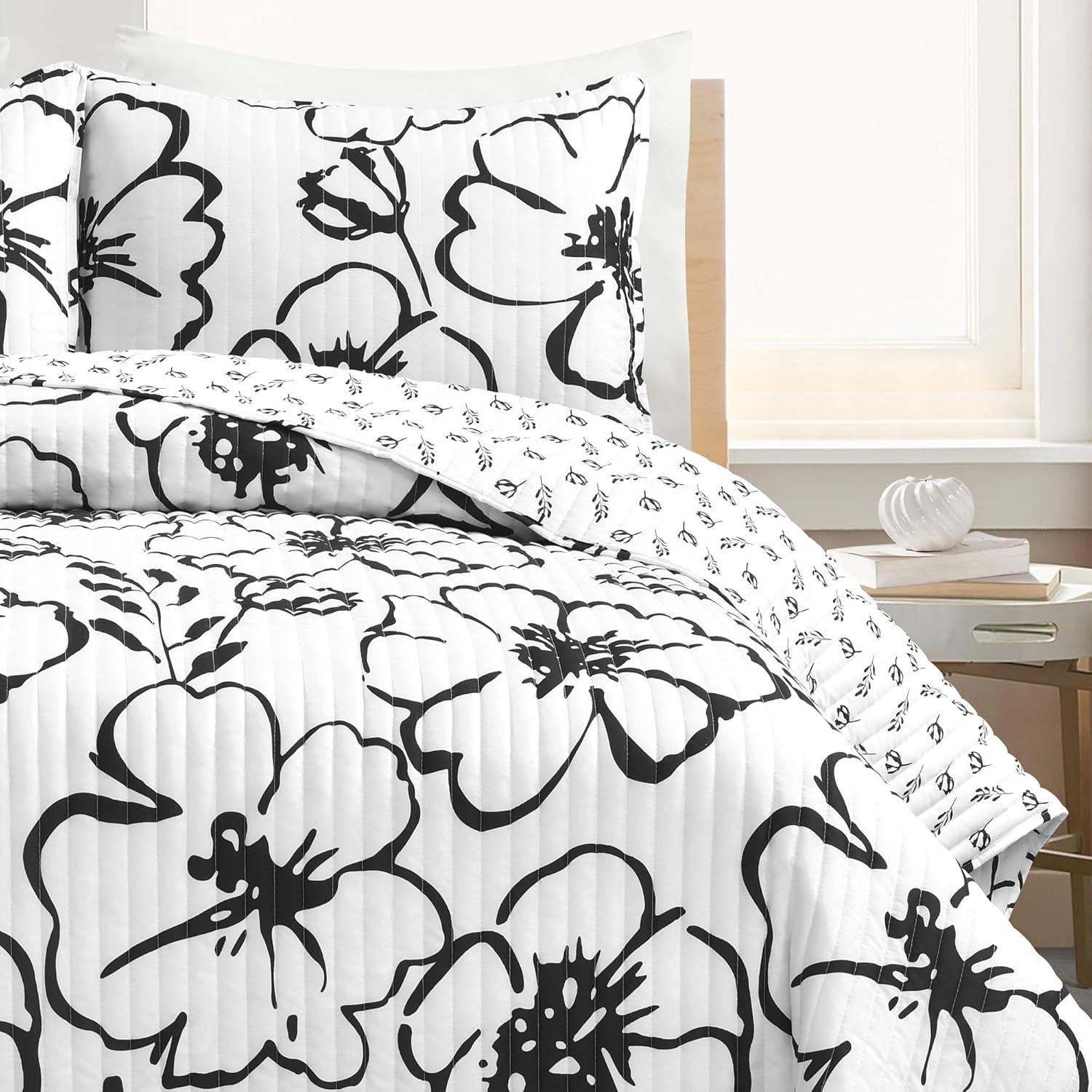 King Black and White Reversible Microfiber Quilt Set