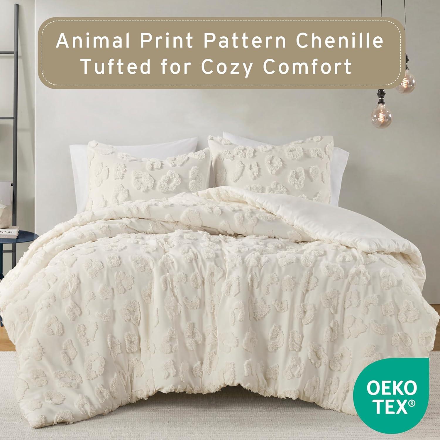 Intelligent Design Larissa Animal Chenille Comforter Set