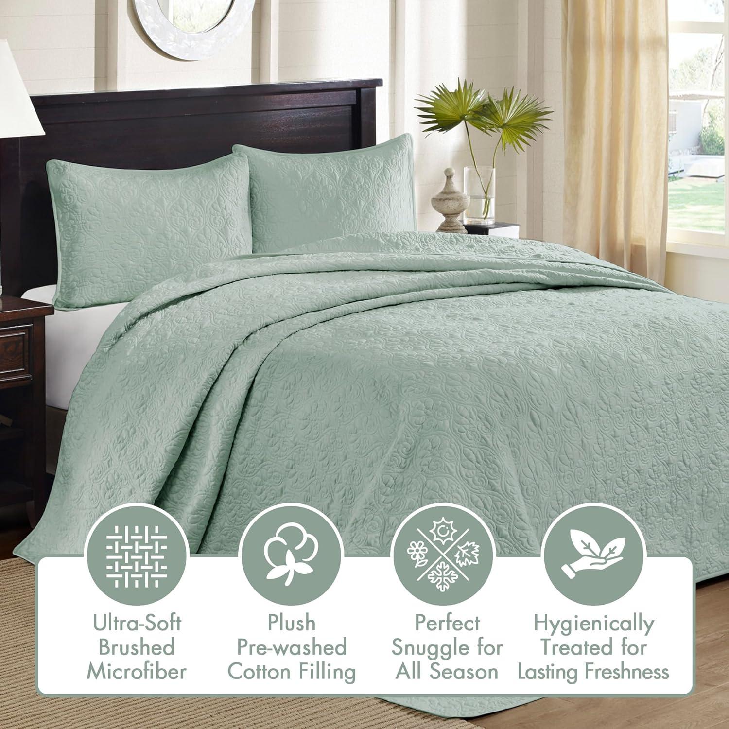 Quebec Reversible Bedspread Set