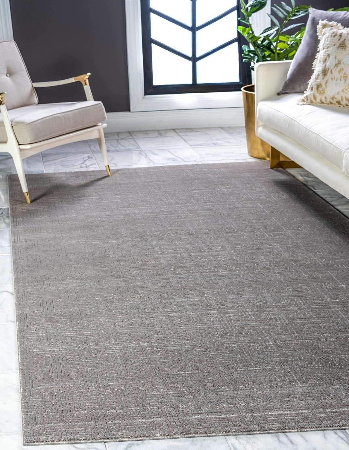 Manhattan Elegance 4' x 6' Gray Geometric Synthetic Area Rug