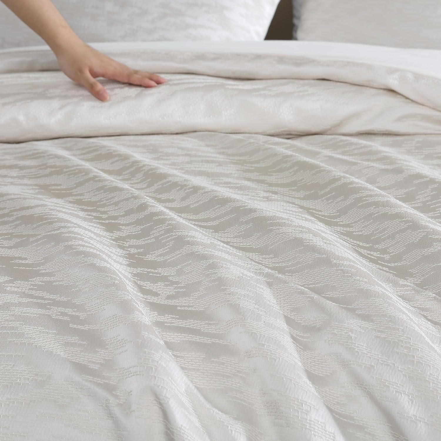 Vera Wang Illusion Ivory Duvet Cover Set