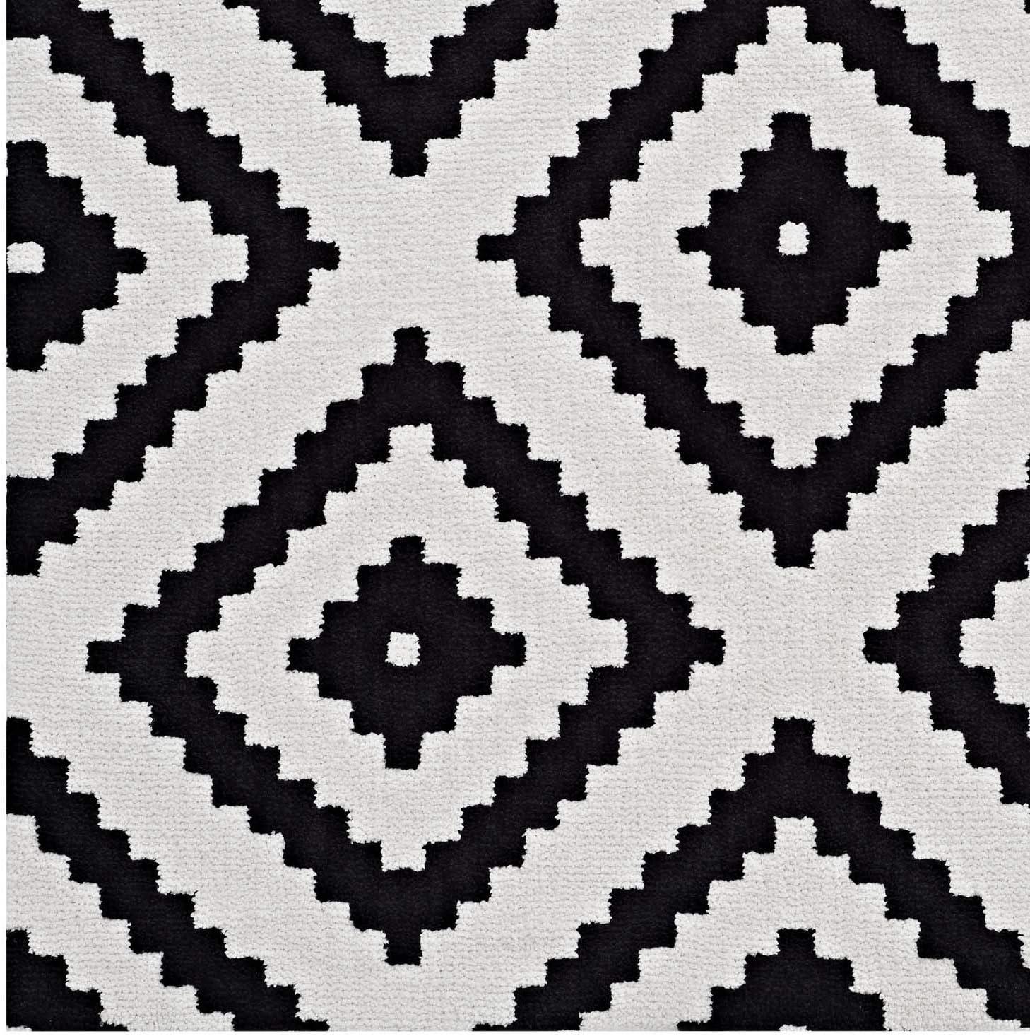 Alika Modern Diamond Trellis 5' x 8' Black and White Area Rug