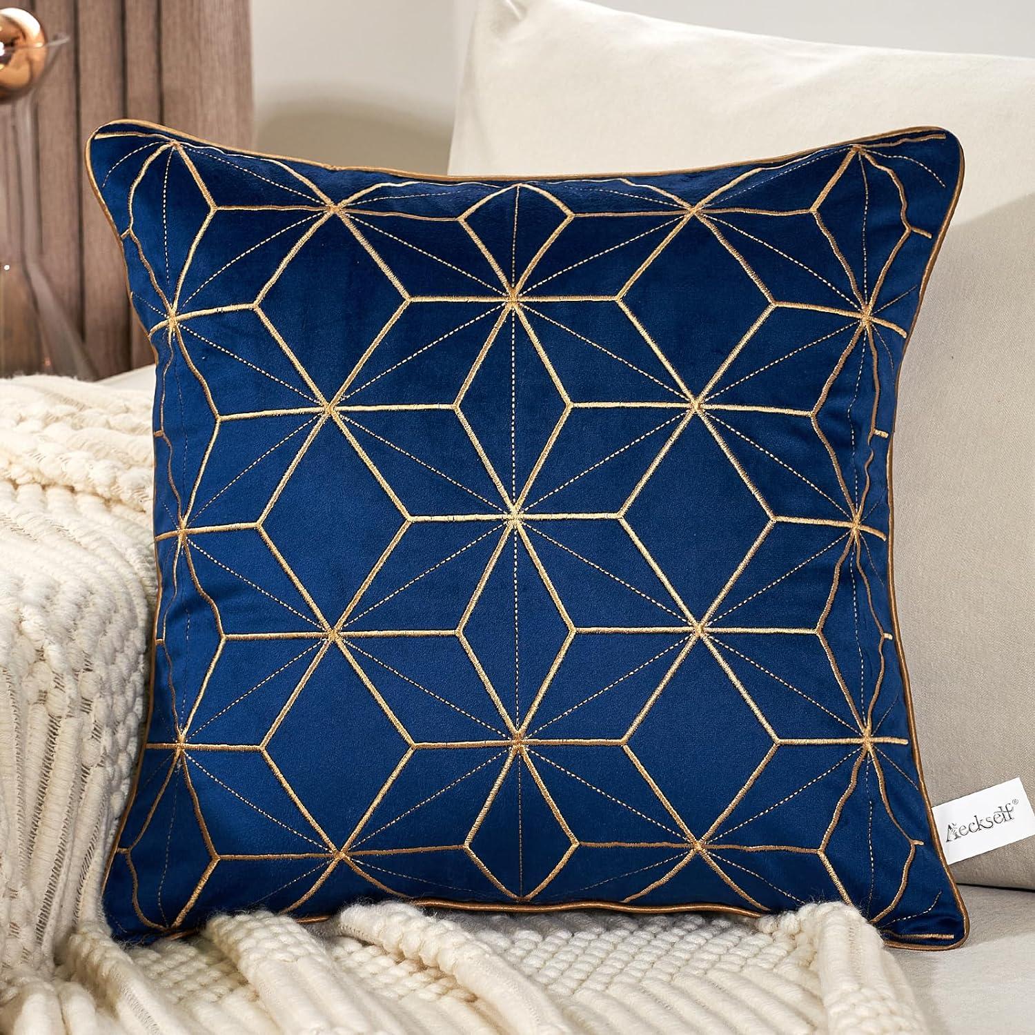 AAOMASSR 18 x 18 Inch Gold Plaid Geometric Lines Embroidery Velvet Cushion Case Luxury Modern Square Throw Pillow Cover Decorative Pillow for Couch Living Room Bedroom Car