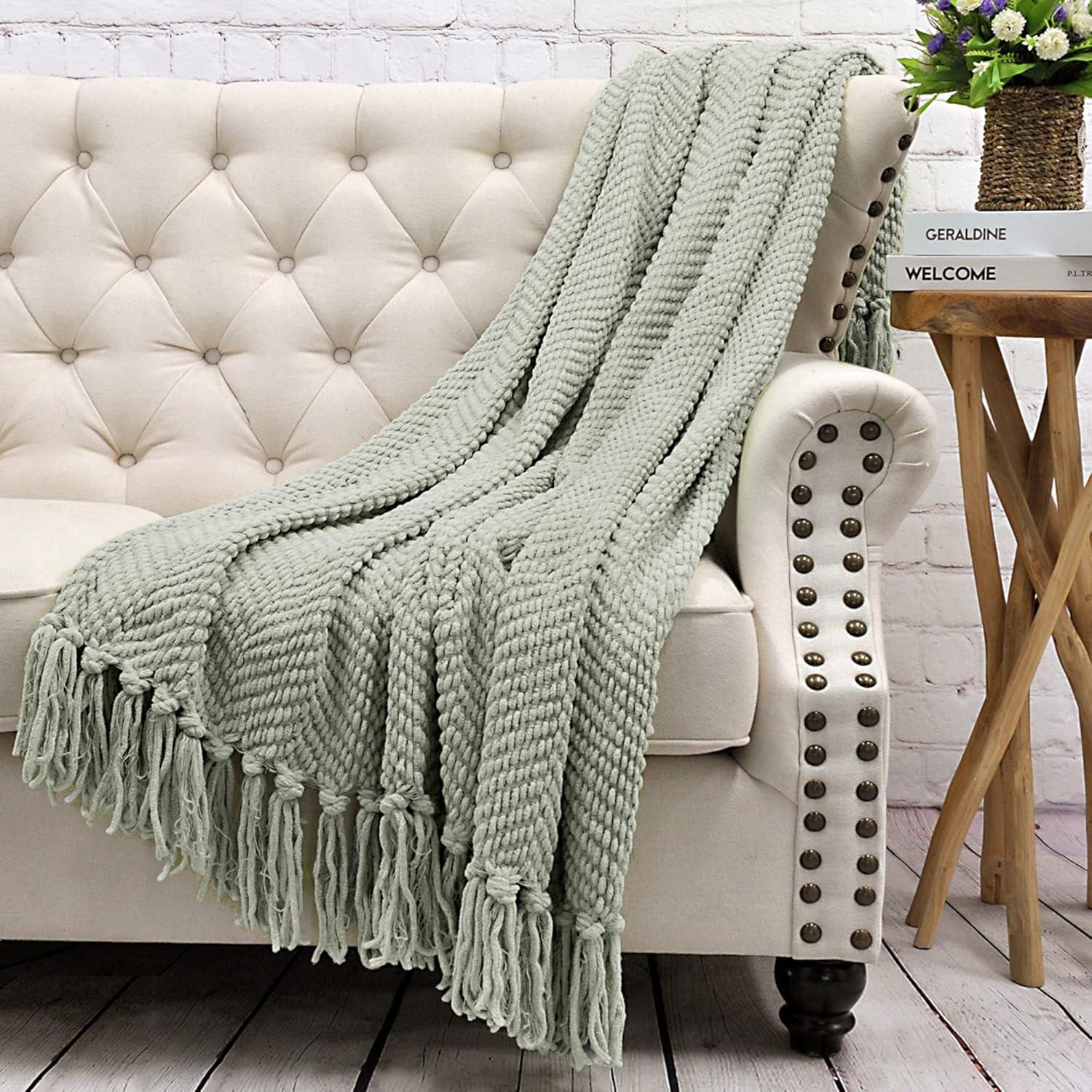 Cozy Diamond-Patterned Silver Knit Throw Blanket, 60"x50"