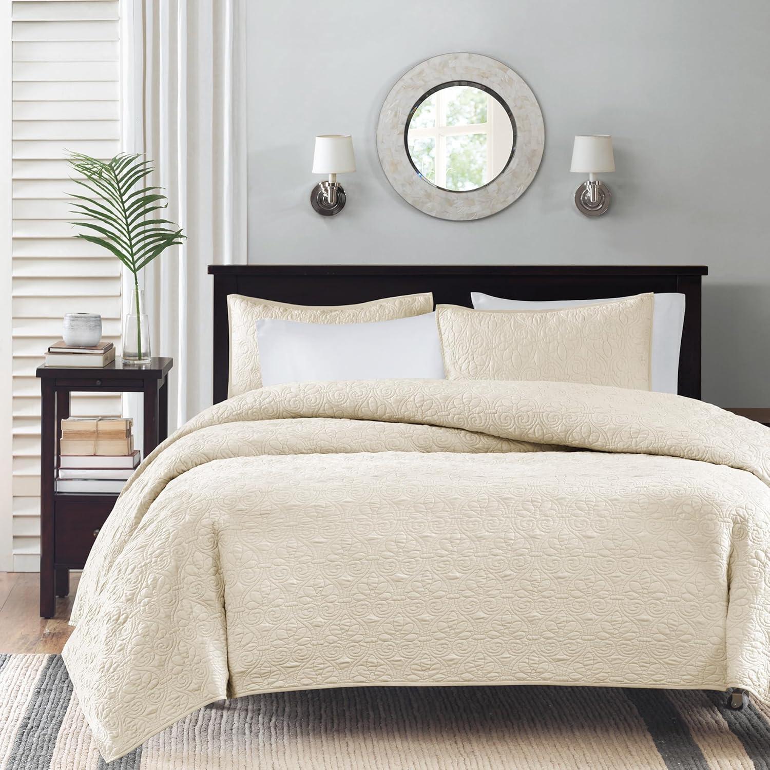 Madison Park Quebec Reversible Quilt Set