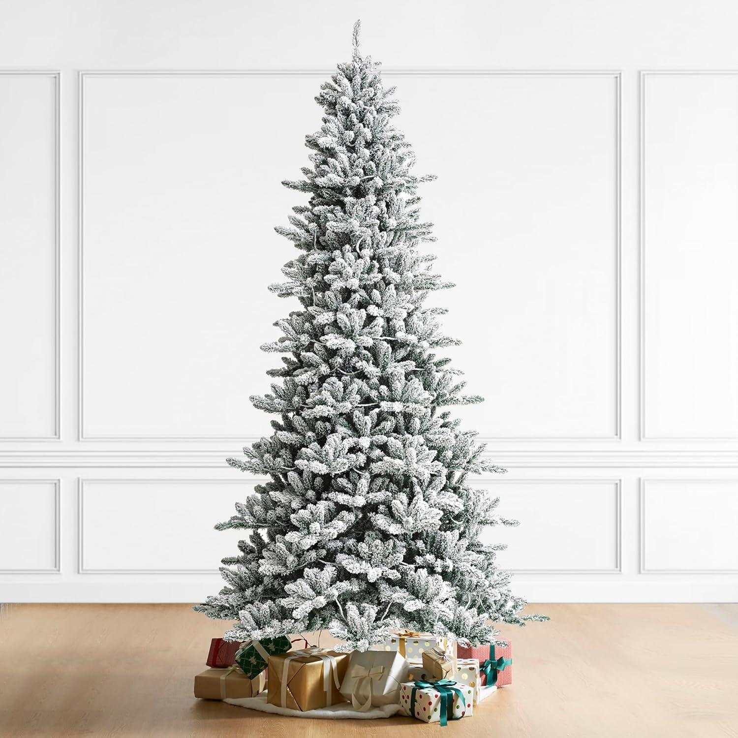 Glitz Design Glitzhome 9ft Pre-Lit Snow Flocked Fir Artificial Christmas Tree with 650 Warm White