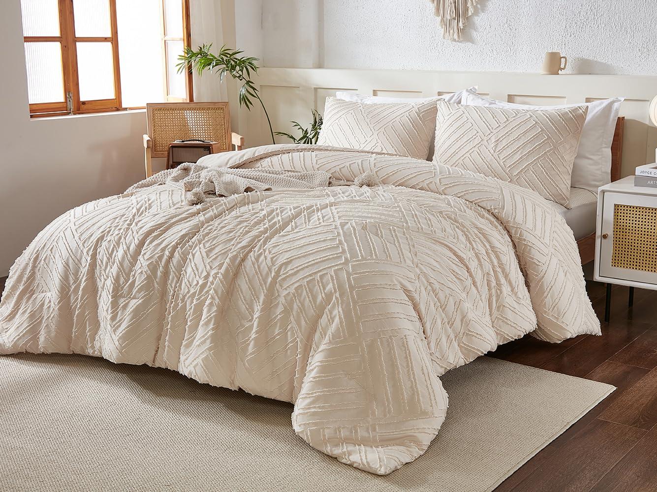 DJY Beige Comforter Set Queen Size, 3 Pieces Tufted Boho Comforter Shabby Chic Bedding Sets, Lightweight Fluffy Comforter Set Queen for All Season (1 Comforter and 2 Pillowcases, 90x90In)