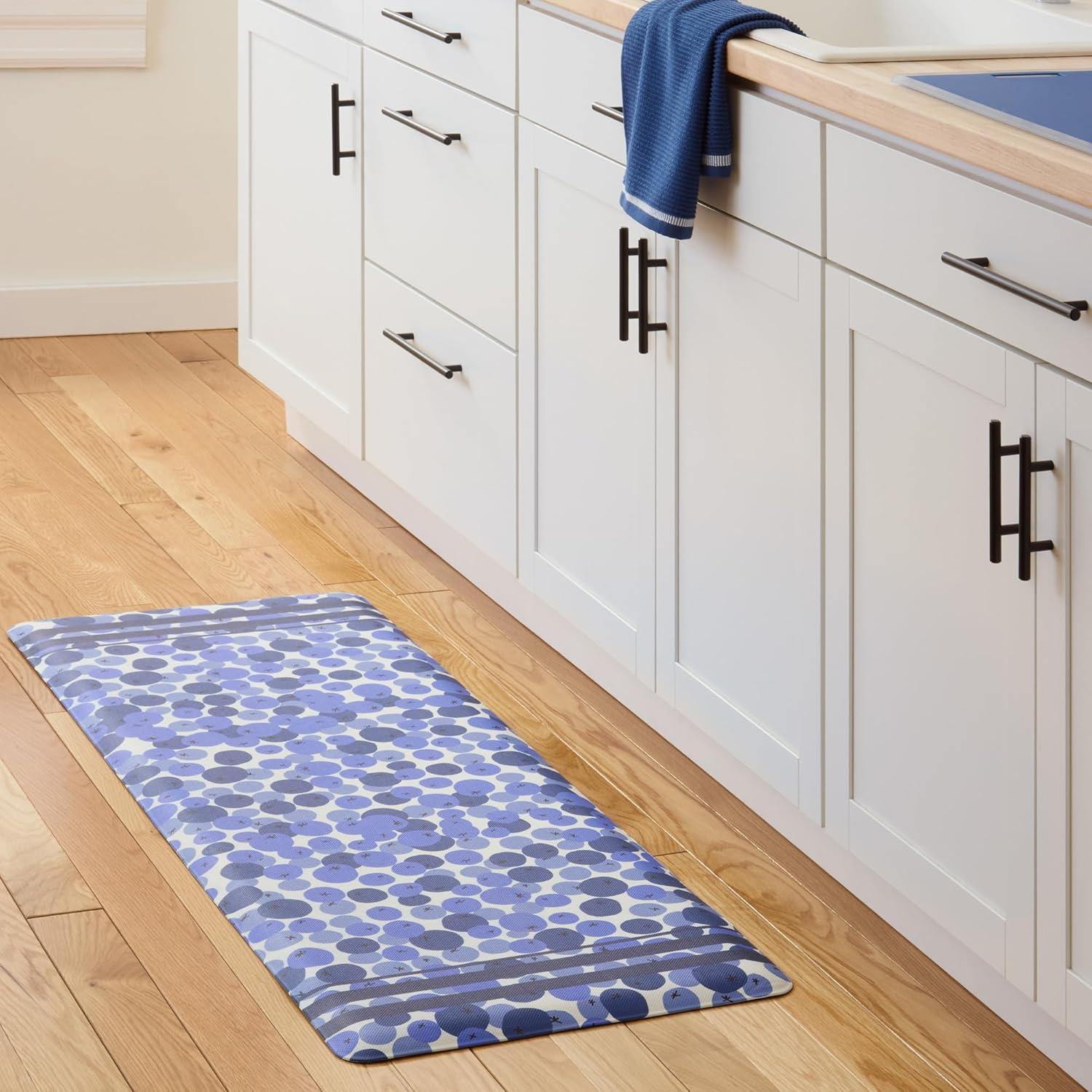 Sur La Table Kitchen Essentials SUR LA TABLE KITCHEN ESSENTIALS Fresh Blueberries Fruit Kitchen Mat Blue/White