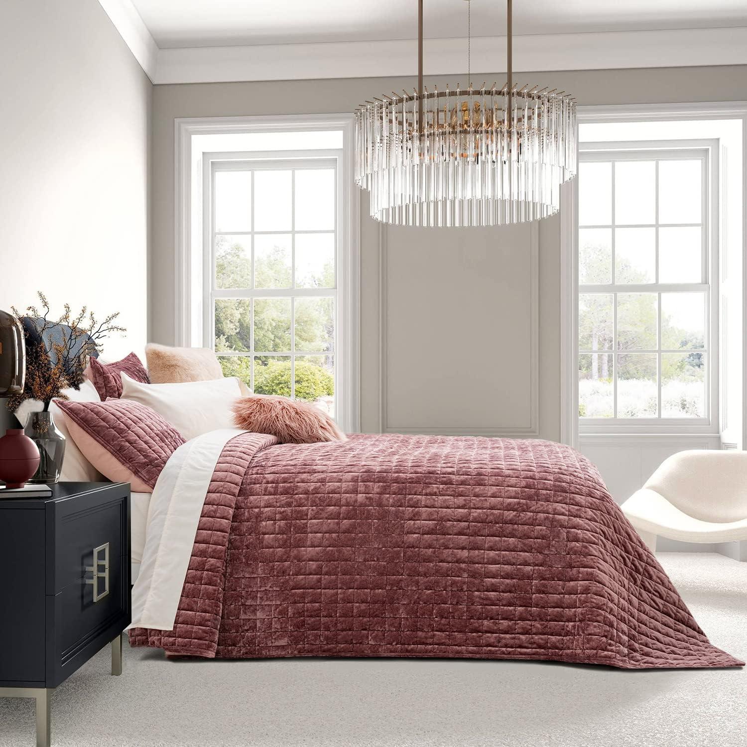 Everly Quinn Deluxe Velvet Comforter King Size, Super Soft Bedding Set, Lightweight Quilted Comforter Set, Slotted Oversized Sheets, 2 Pillowcases, Comforter, Blanket, Duvet Cover