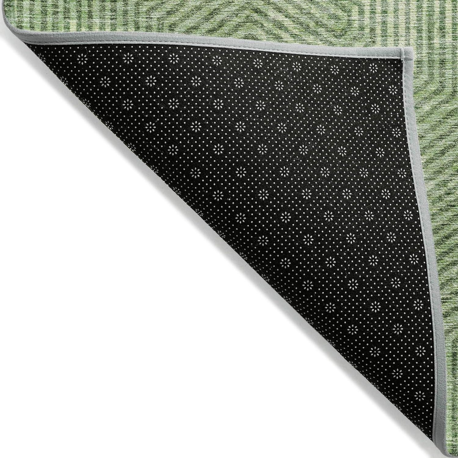 Green Geometric Machine-Washable Indoor/Outdoor Rug 2'6" x 3'10"