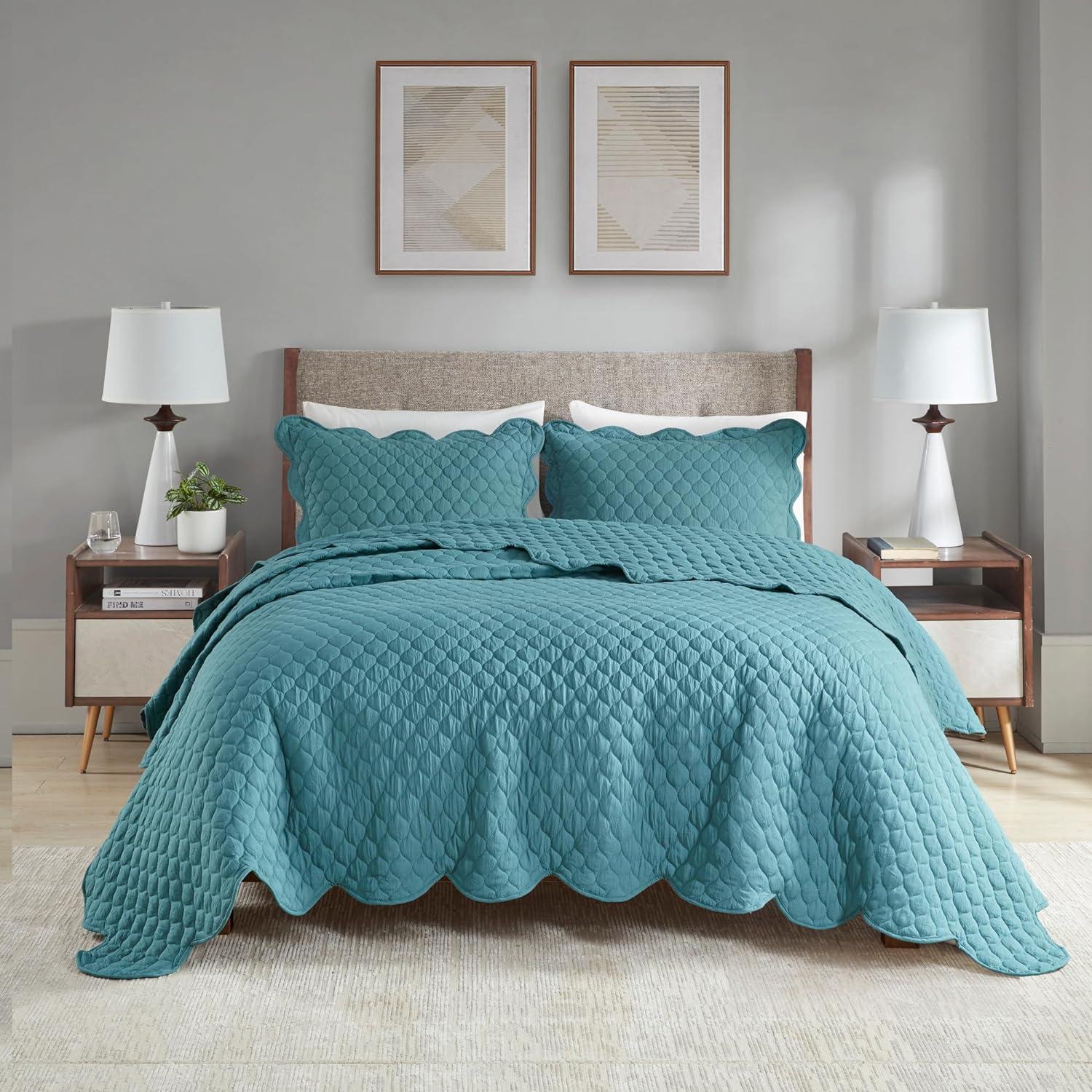 Teal King Reversible Microfiber Quilt Set with Scallop Edges